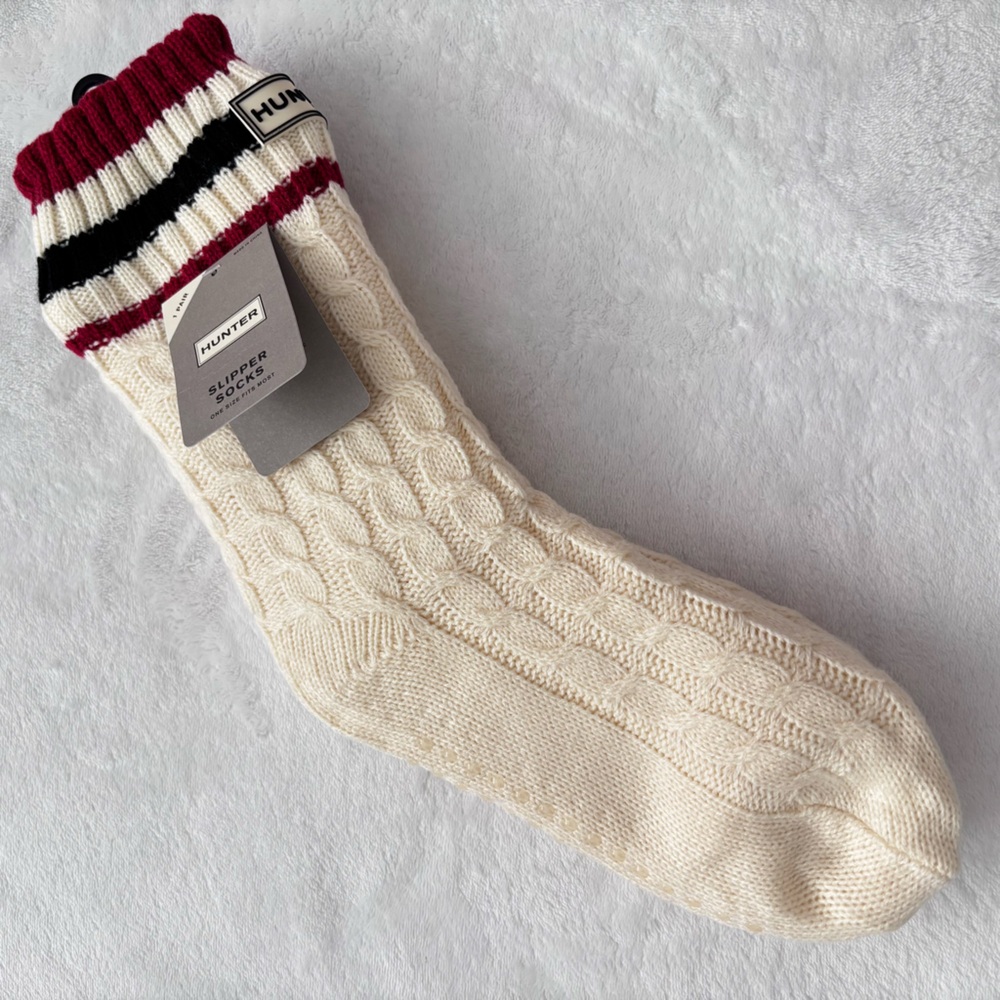 HUNTER Warm Sherpa-Lined Cable Knit Non-Slip Slipper Socks--One Size - Picture 9 of 14